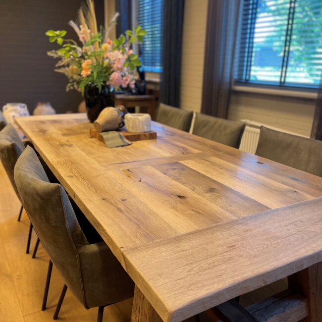 oud eiken tafel op hand gemaakt gerecycled oud robuust eiken uglywood